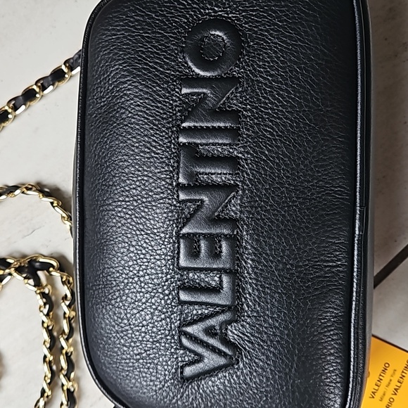 NWT Valentino Bella Logo Black Leather Crossbody Bag Gold Chain Tassel - Picture 2 of 9